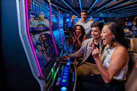 Antarmuka aplikasi dwptogel dengan beragam pilihan permainan dan pembayaran